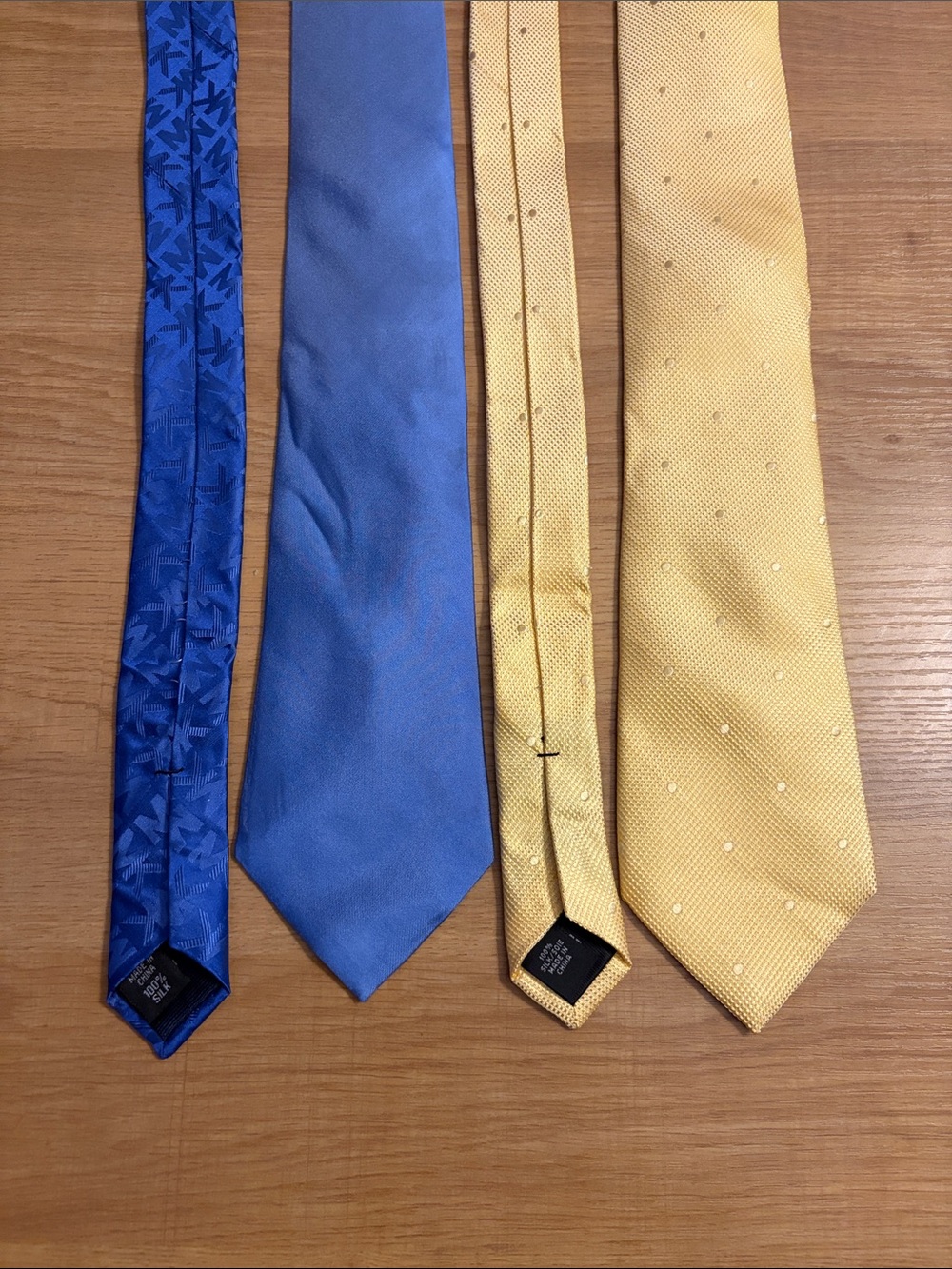 Michael Kors Blue and Yellow Silk Tie Set
